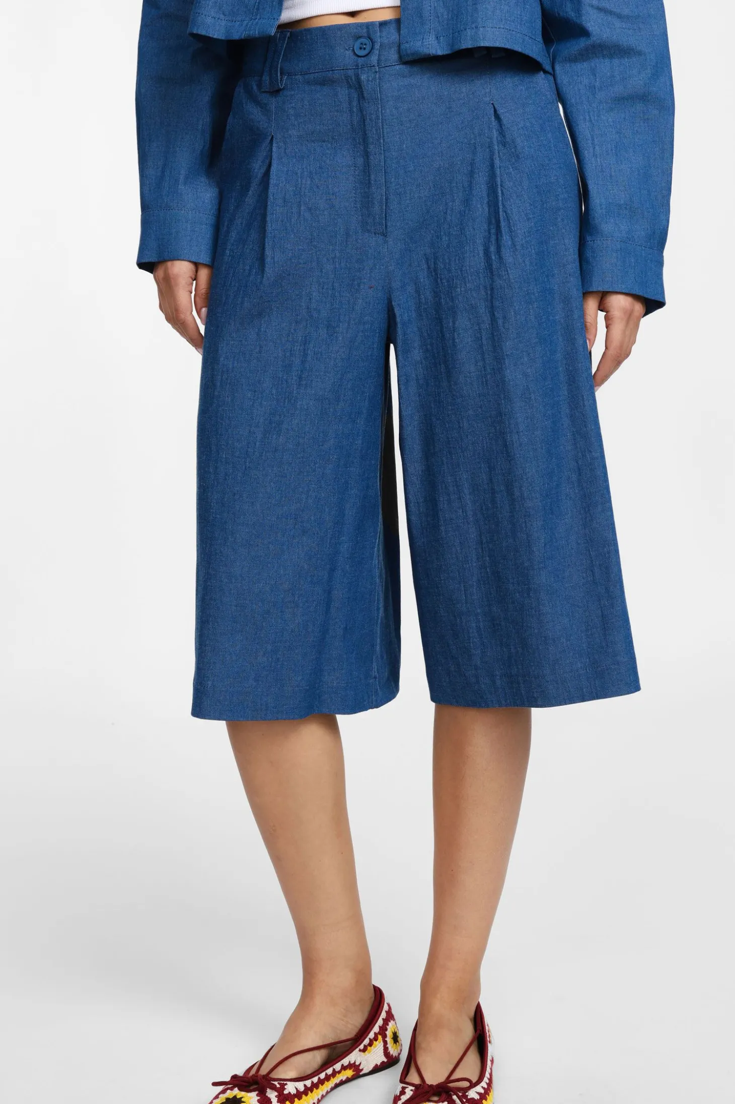 Bermuda effetto denim con pinces