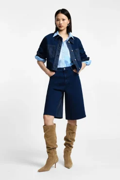 Bermuda in denim al ginocchio a cinque tasche