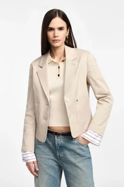 Blazer con bottoni e tasche