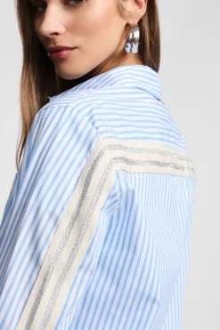 Camicia a righe con colletto classico