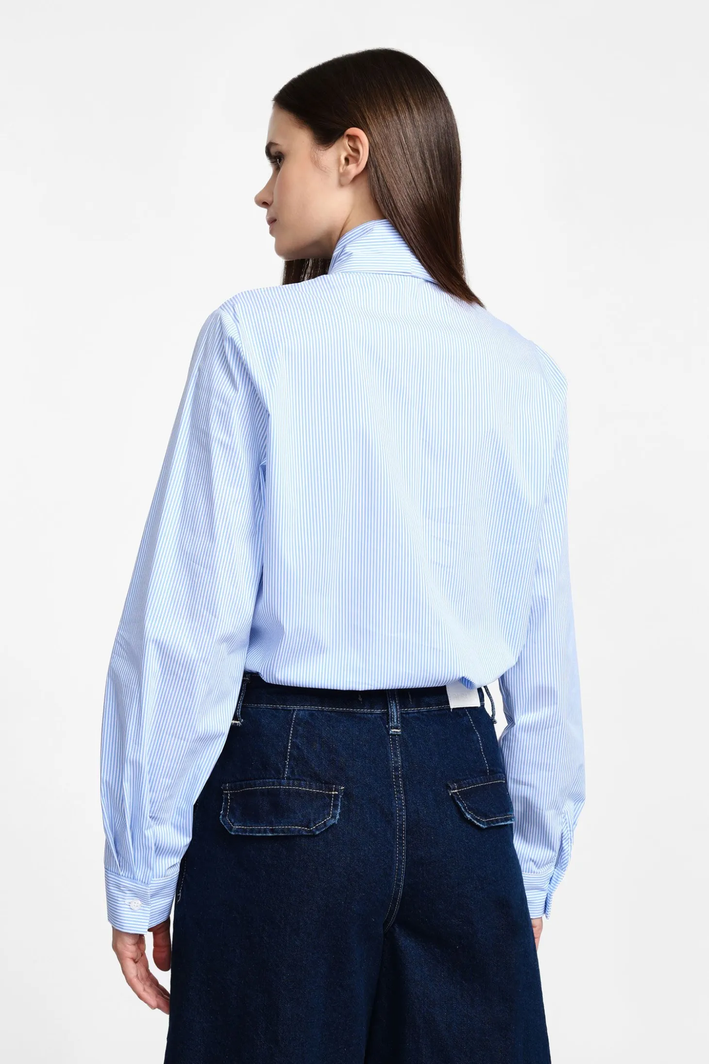 Camicia a righe con maniche lunghe e fiocco