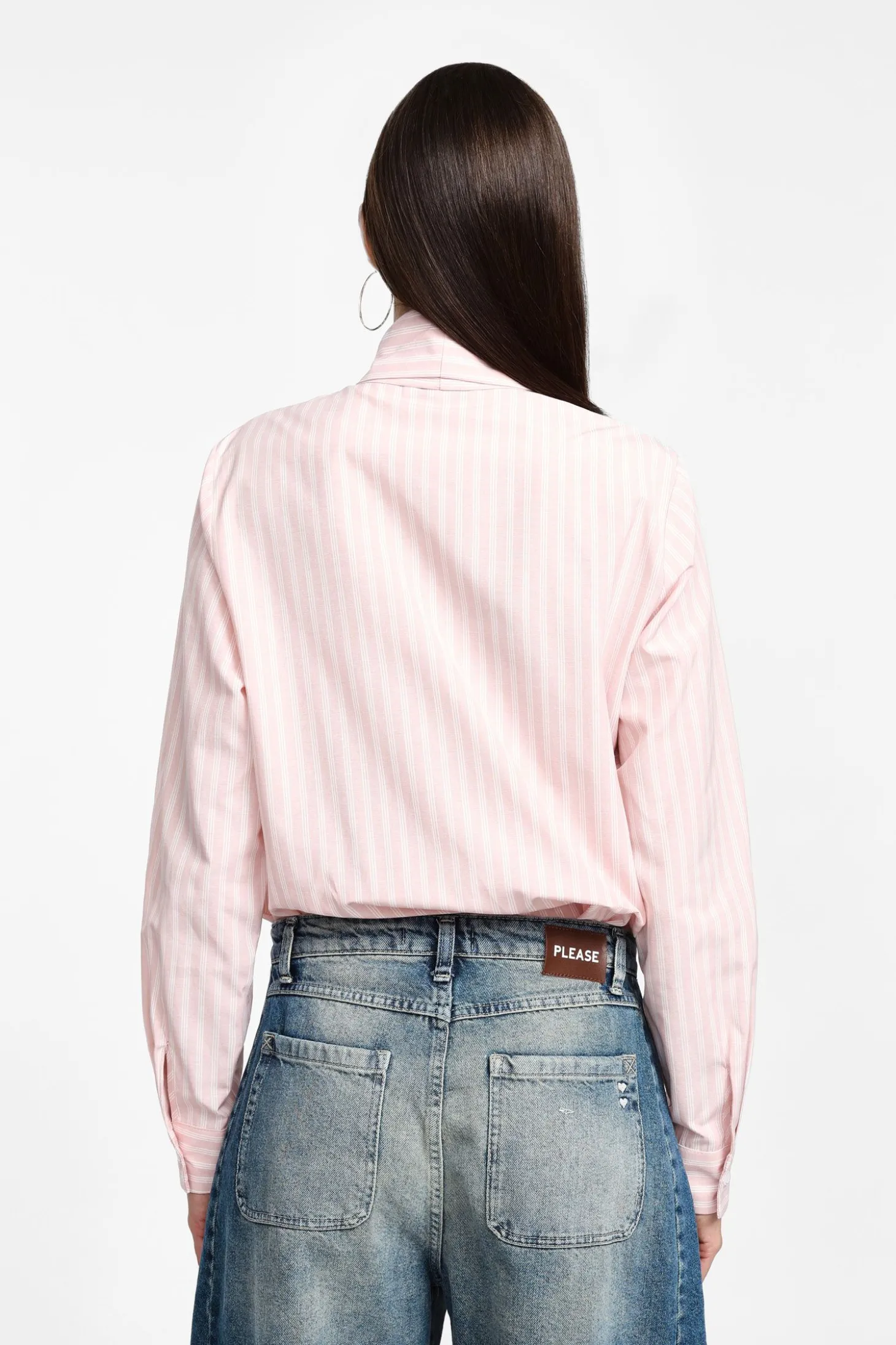 Camicia a righe con maniche lunghe e fiocco