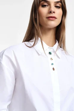 Camicia con colletto classico e bottoni colorati