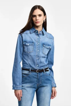 Camicia in denim con tasche e bottoni