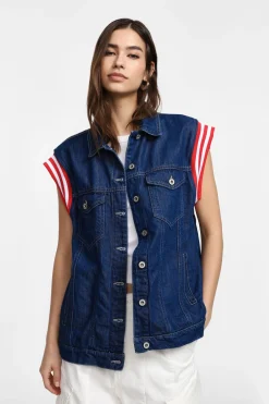 Gilet in denim con bottoni e maniche a righe