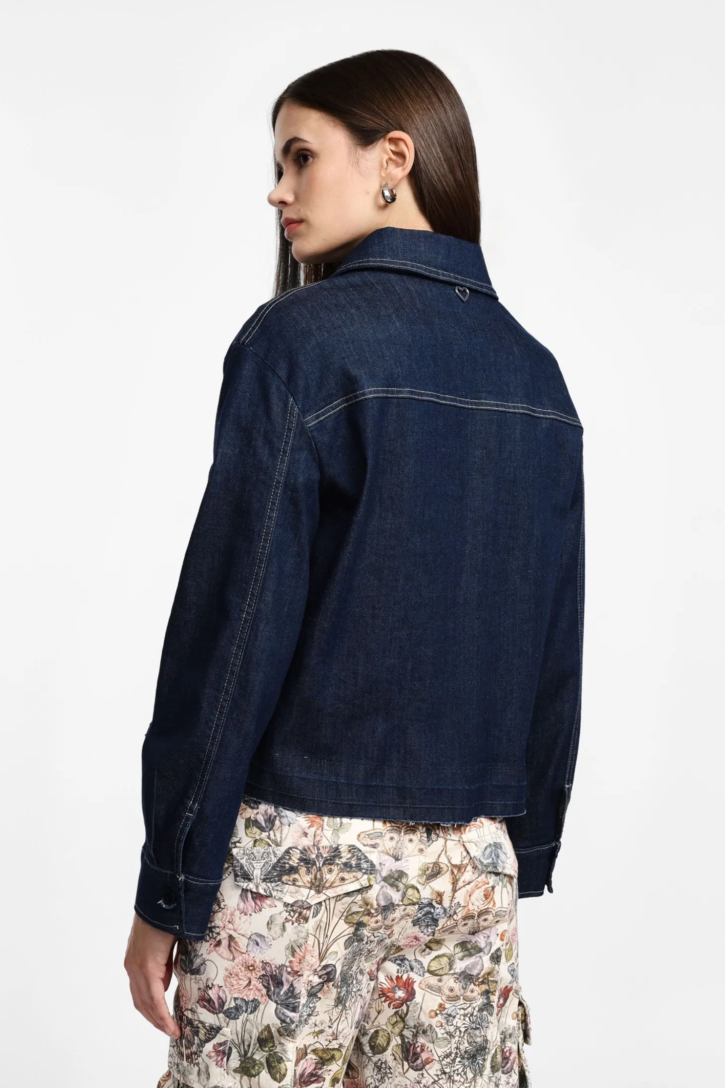Giubbotto denim con maxi tasche