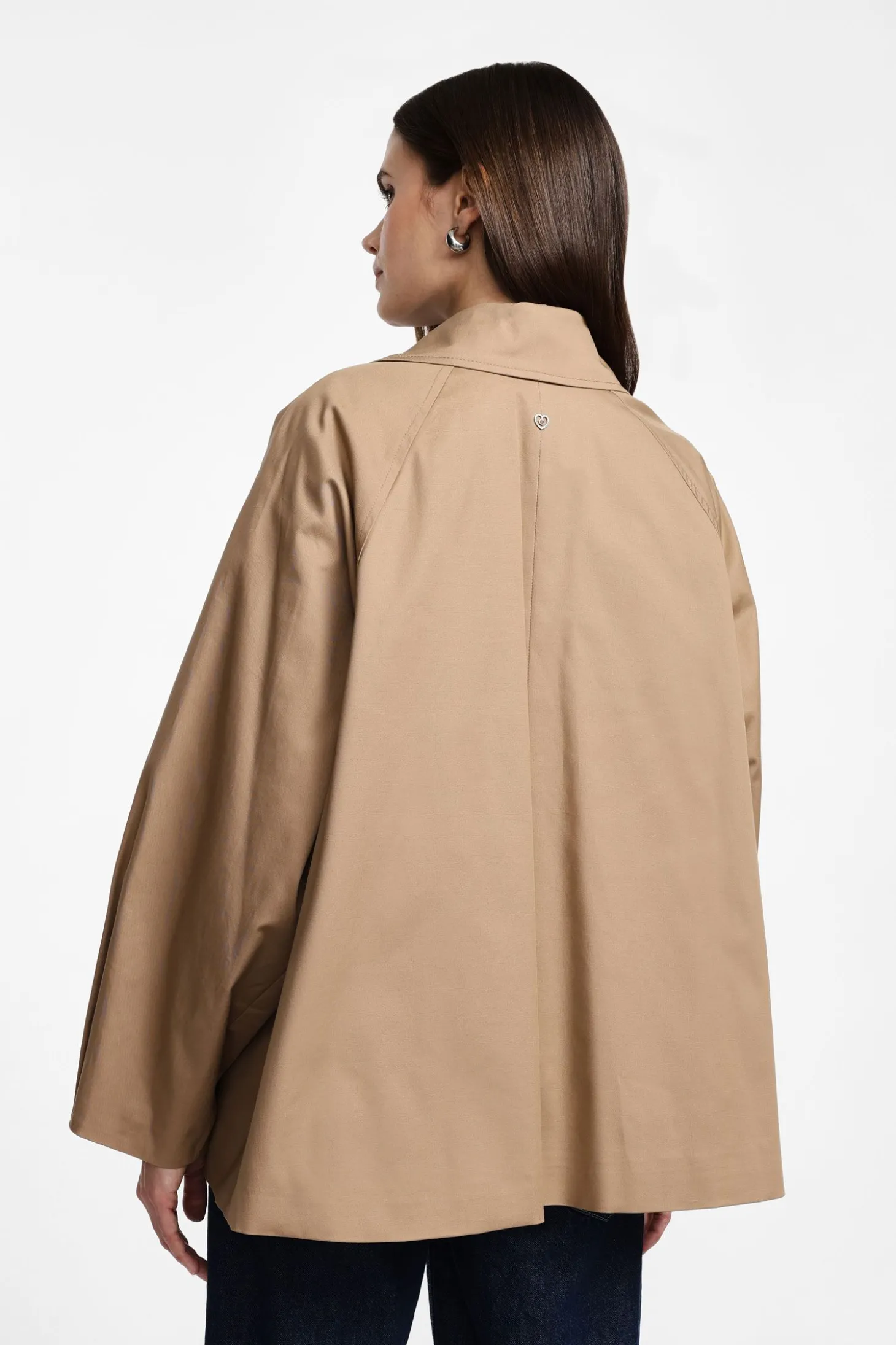 Giubbotto stile trench con chiusura a bottoni