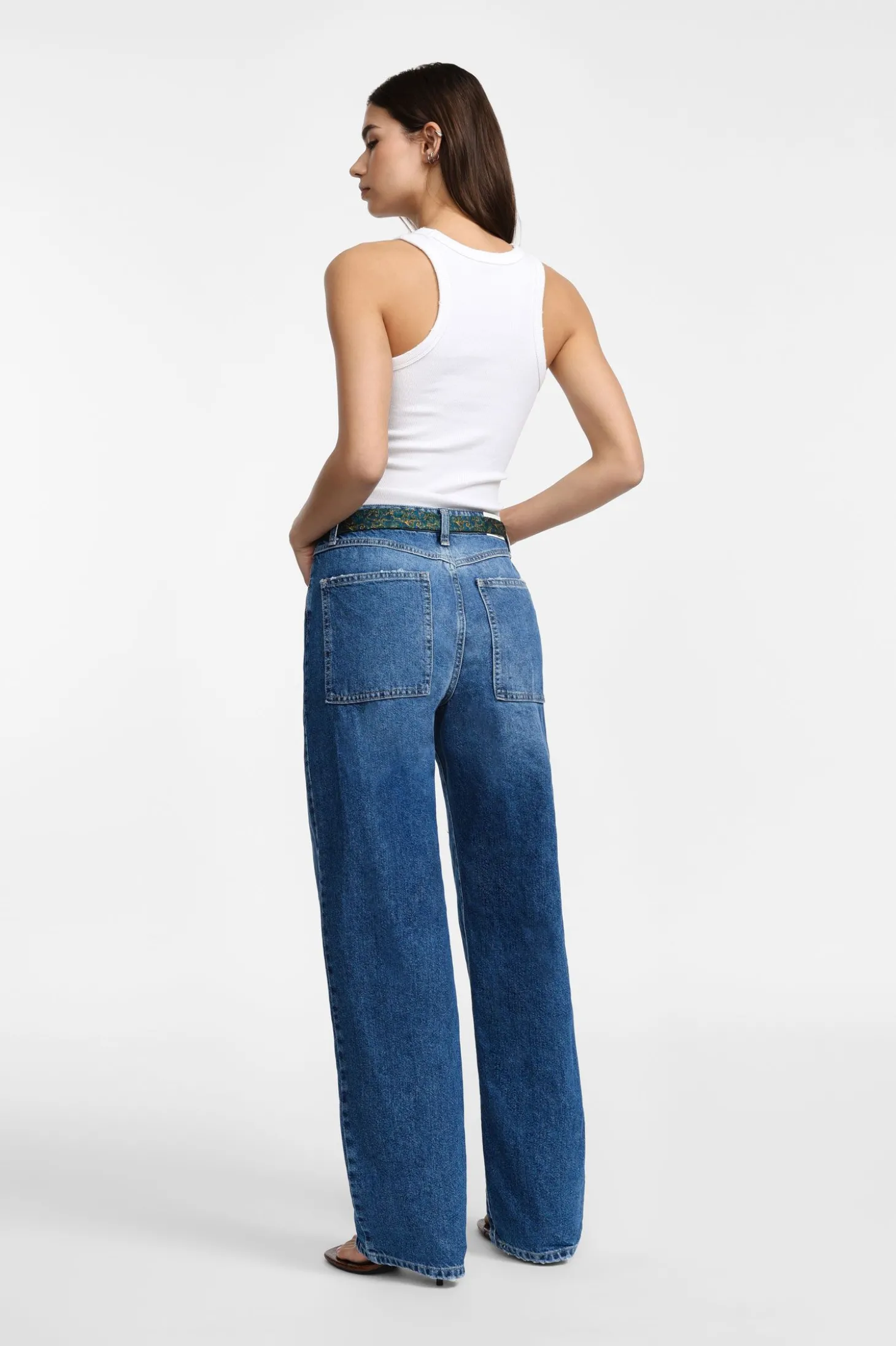 Jeans a gamba ampia con cintura