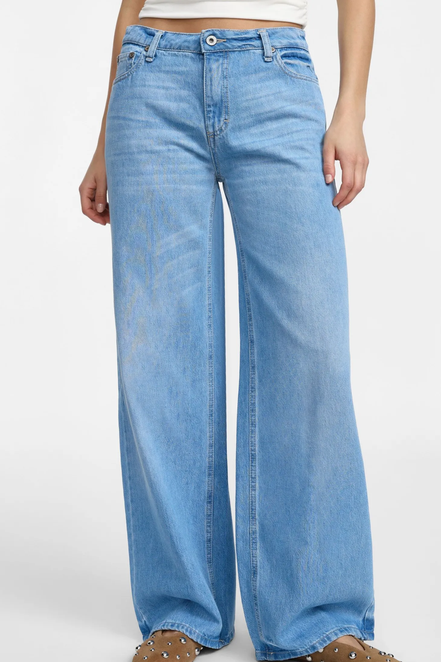 Jeans a zampa con vita bassa