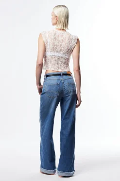 Jeans baggy con risvolto e orlo sfrangiato