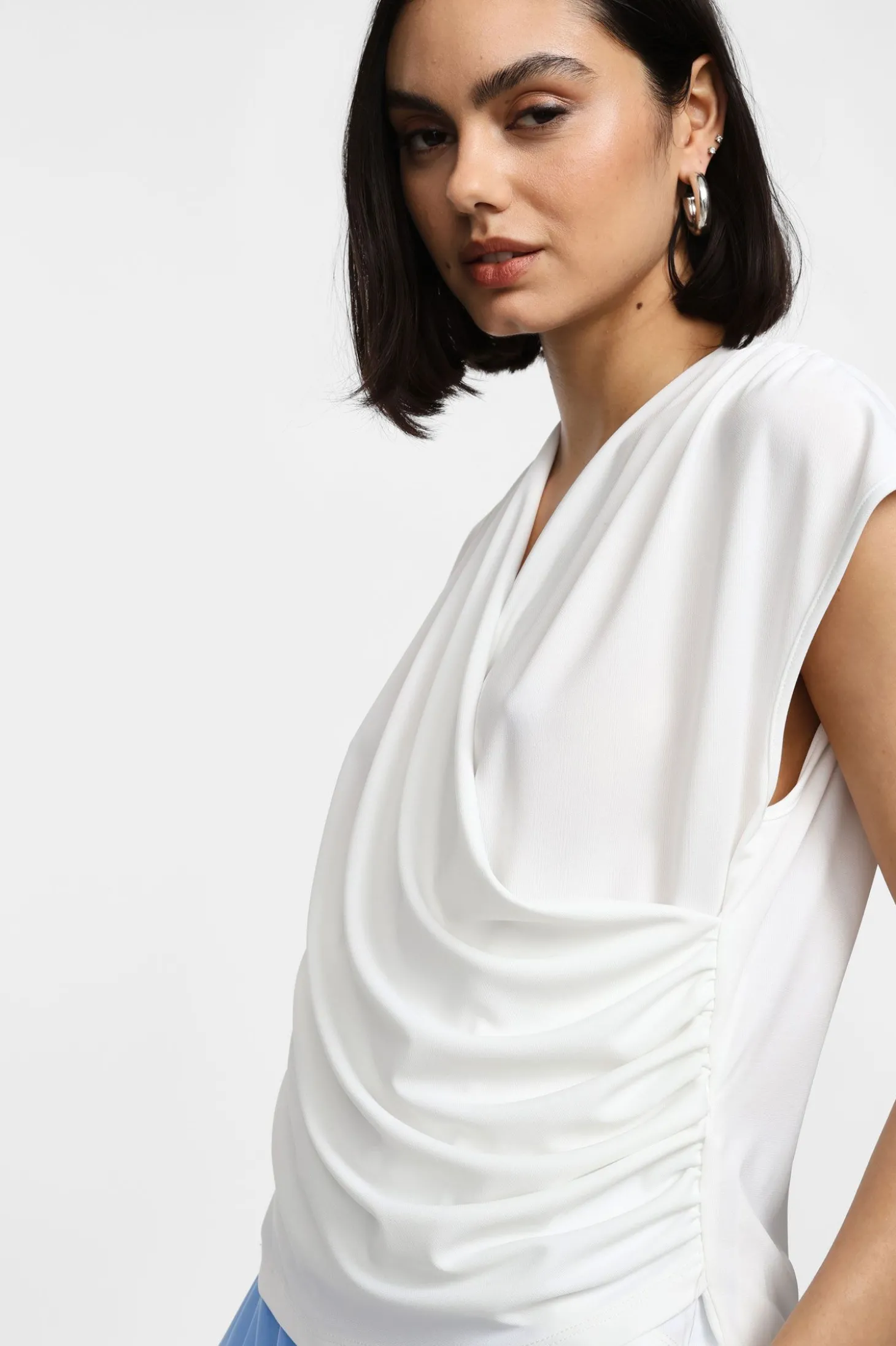 Maglia con scollo a v drappeggiato