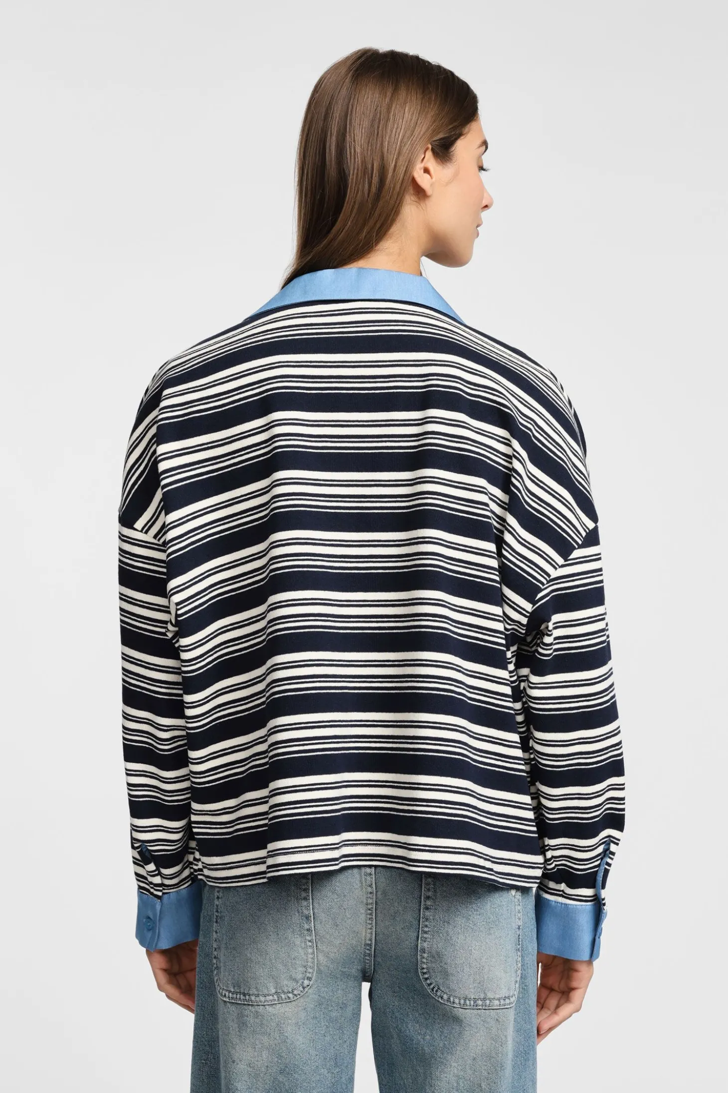 Maglione a righe collo polo
