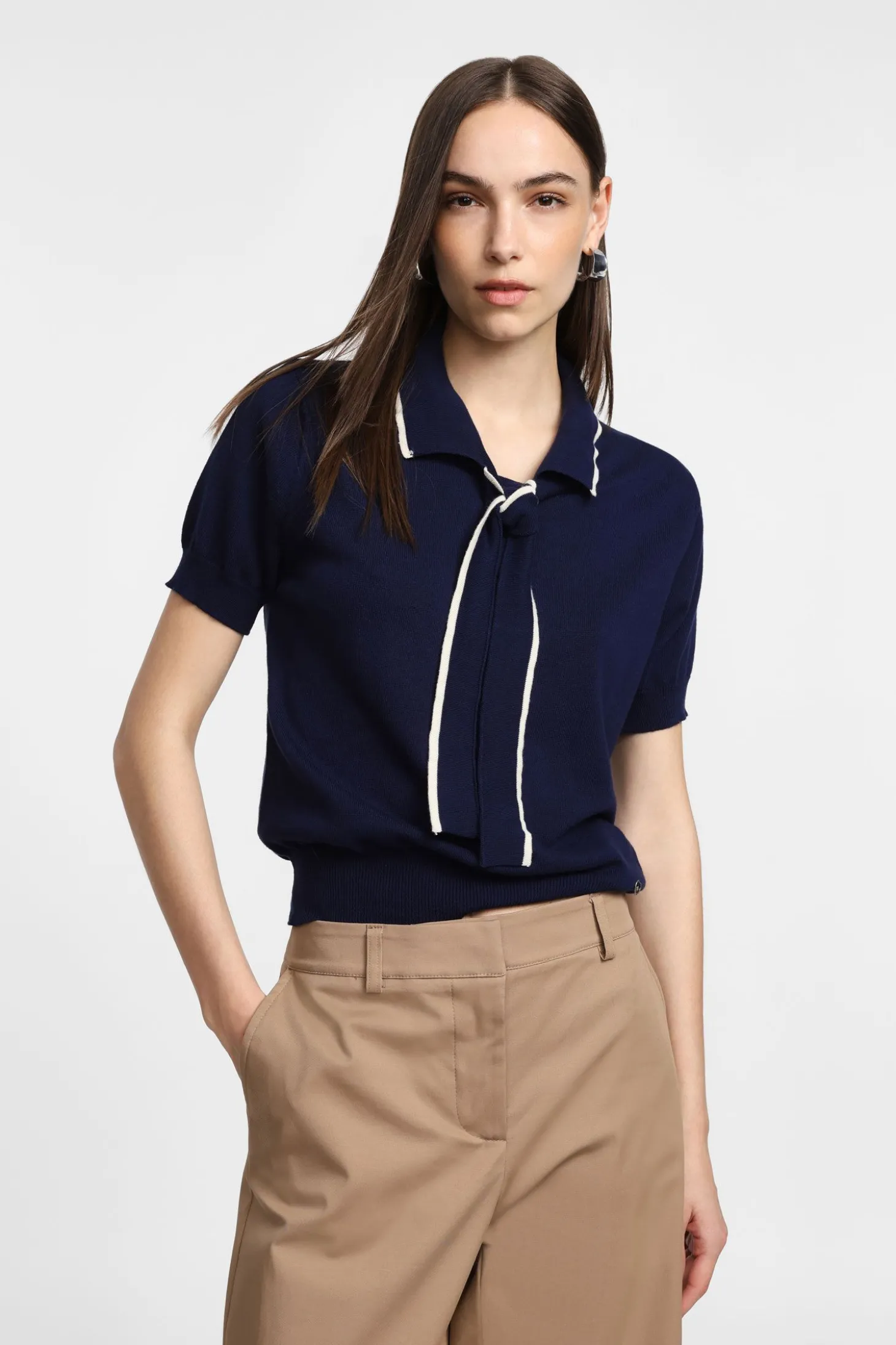 Maglione con colletto e righe