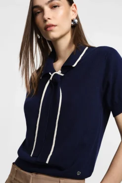 Maglione con colletto e righe