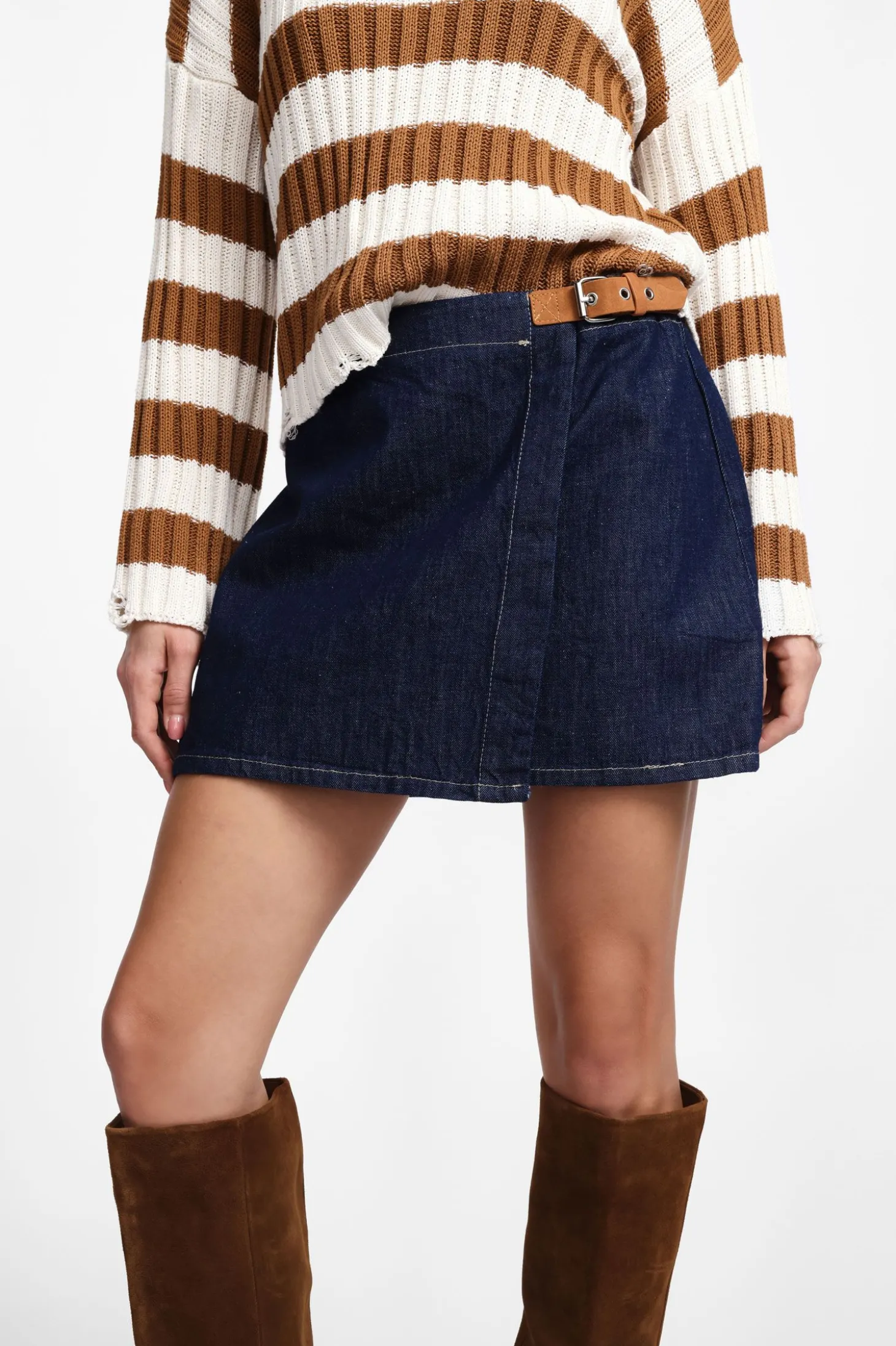 Minigonna di jeans con cinturino