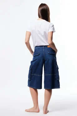 Pantaloncini a ginocchio in denim con tasche