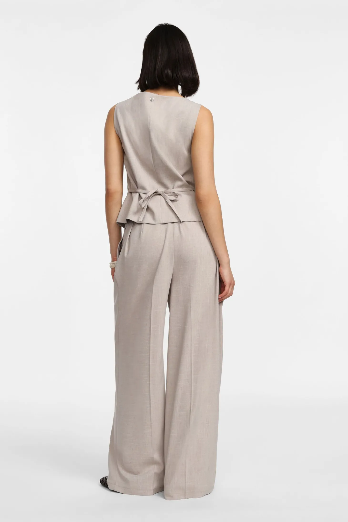 Pantaloni a gamba ampia con cintura