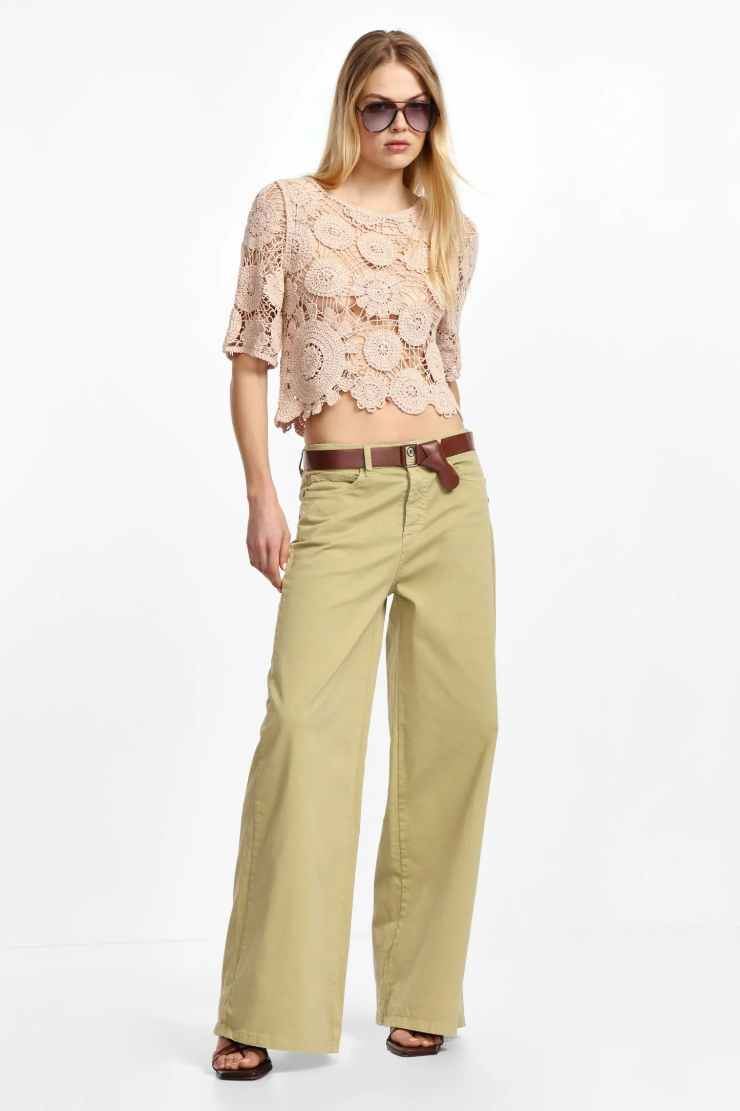 Pantaloni a gamba larga con cintura