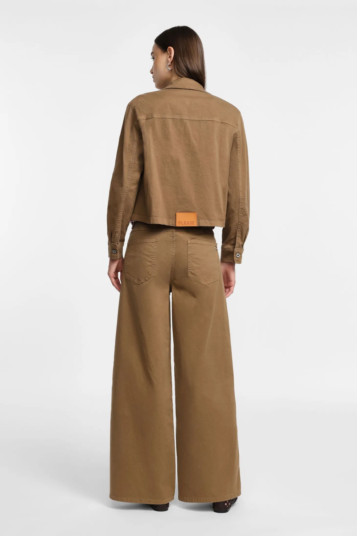 Pantaloni a gamba larga con cintura