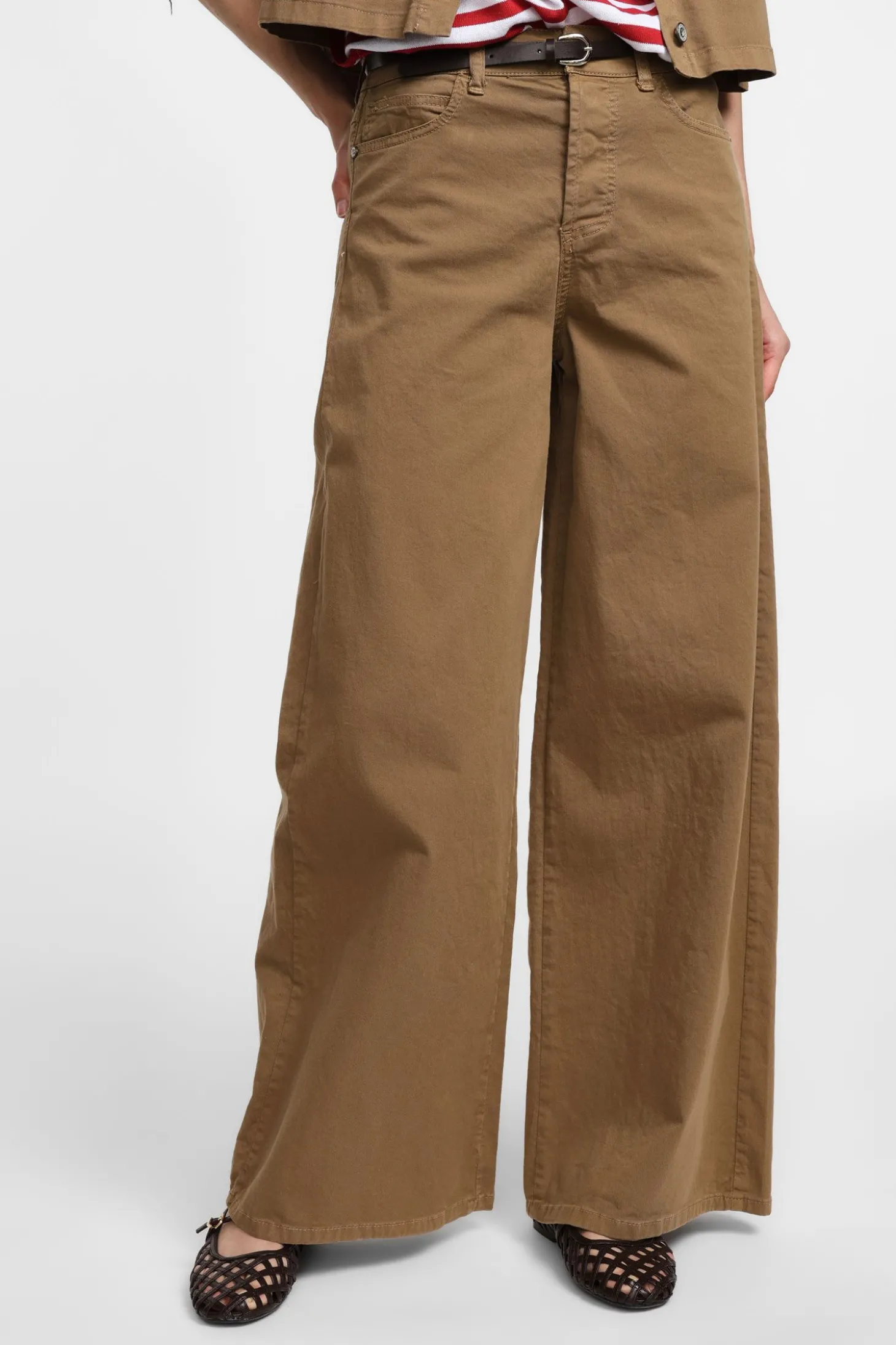 Pantaloni a gamba larga con cintura