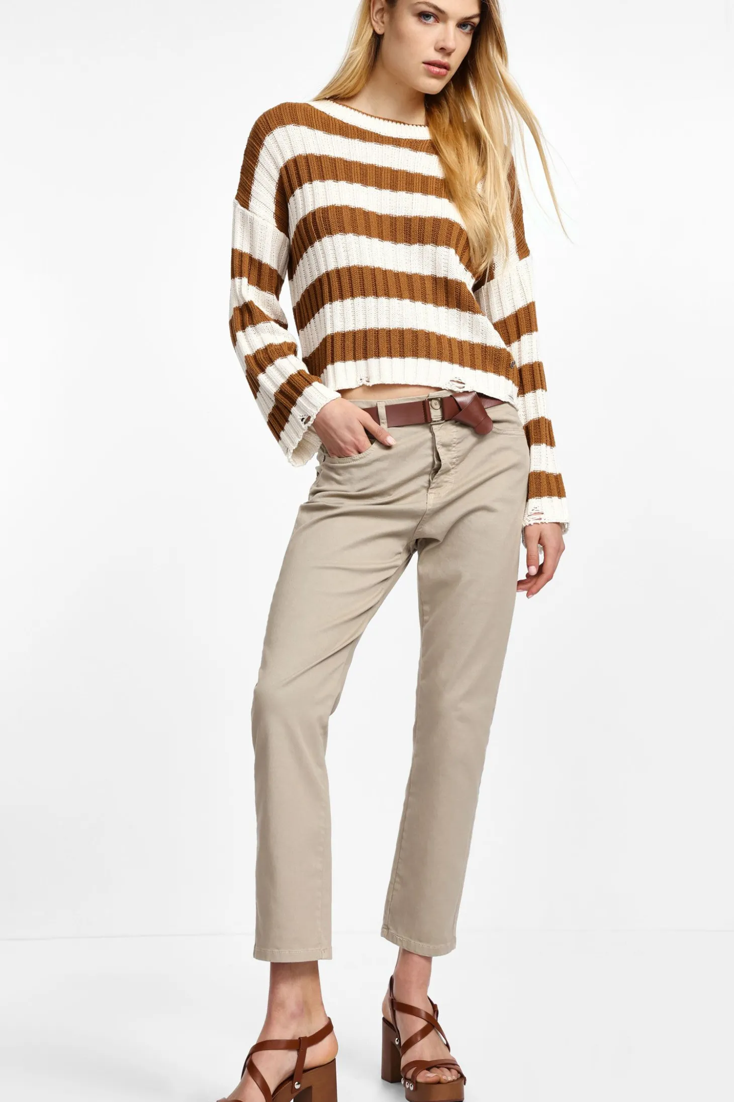 Pantaloni a sigaretta con cintura