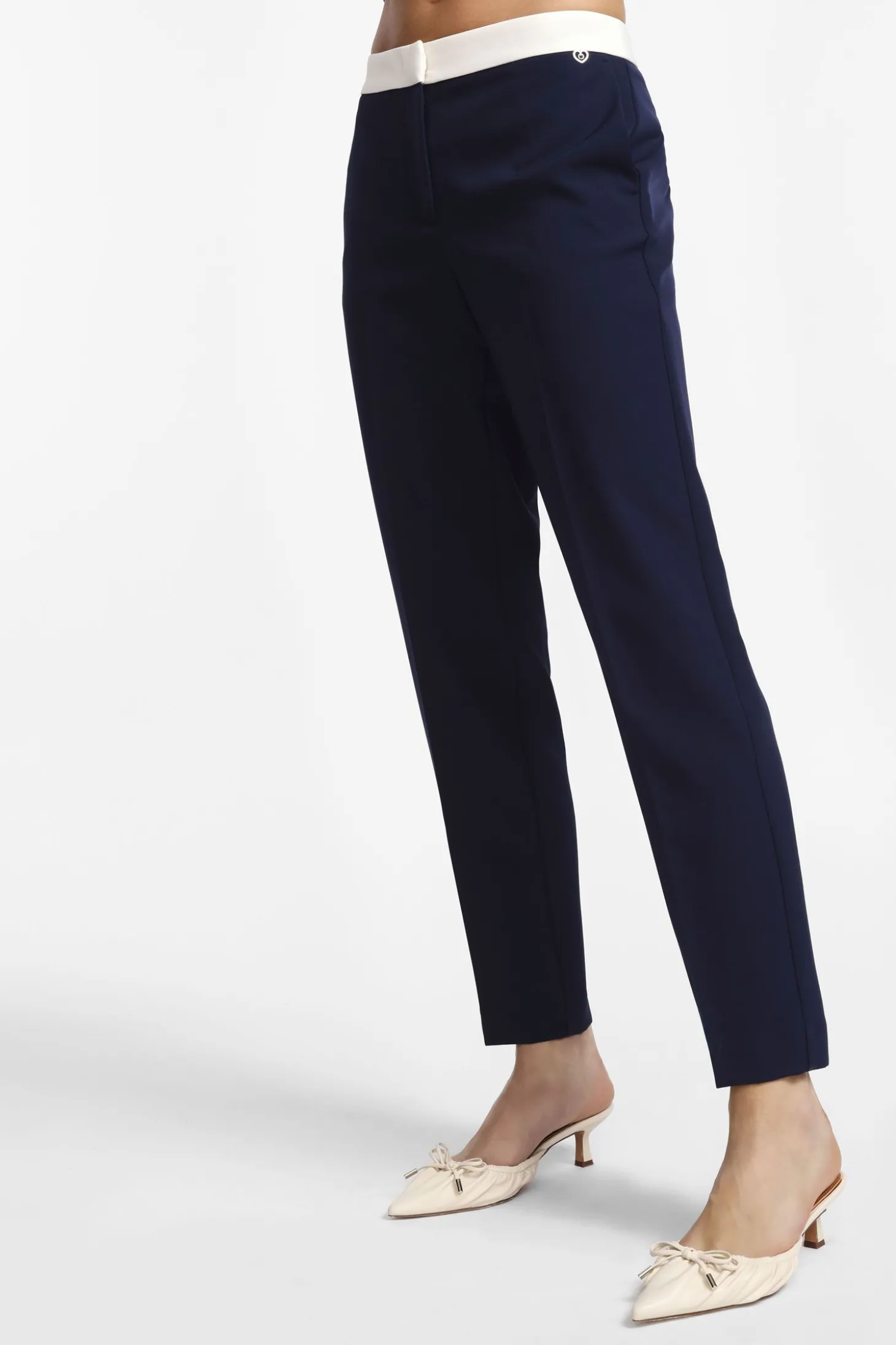Pantaloni a sigaretta con righe a contrasto