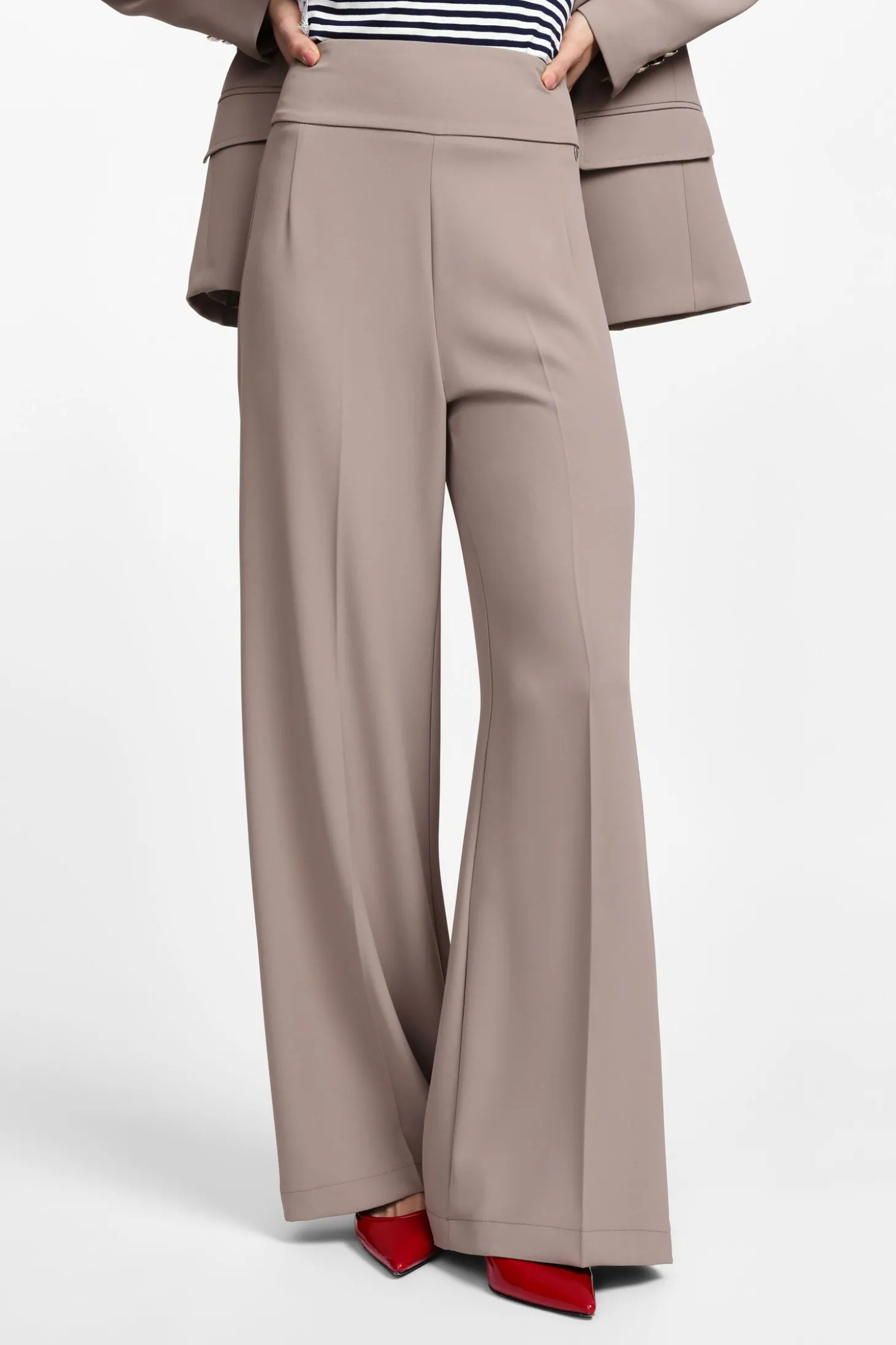 Pantaloni a zampa con vita alta