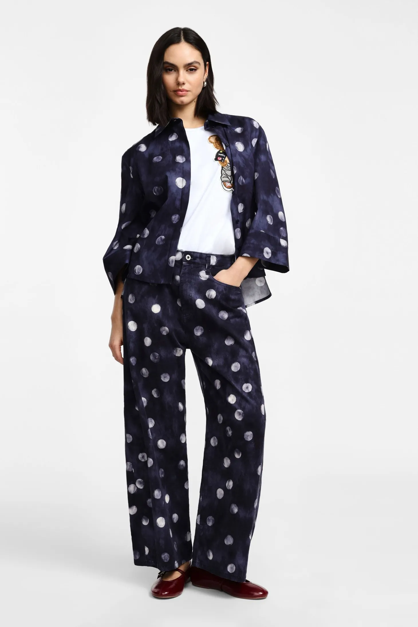 Pantaloni ampi con stampa pois