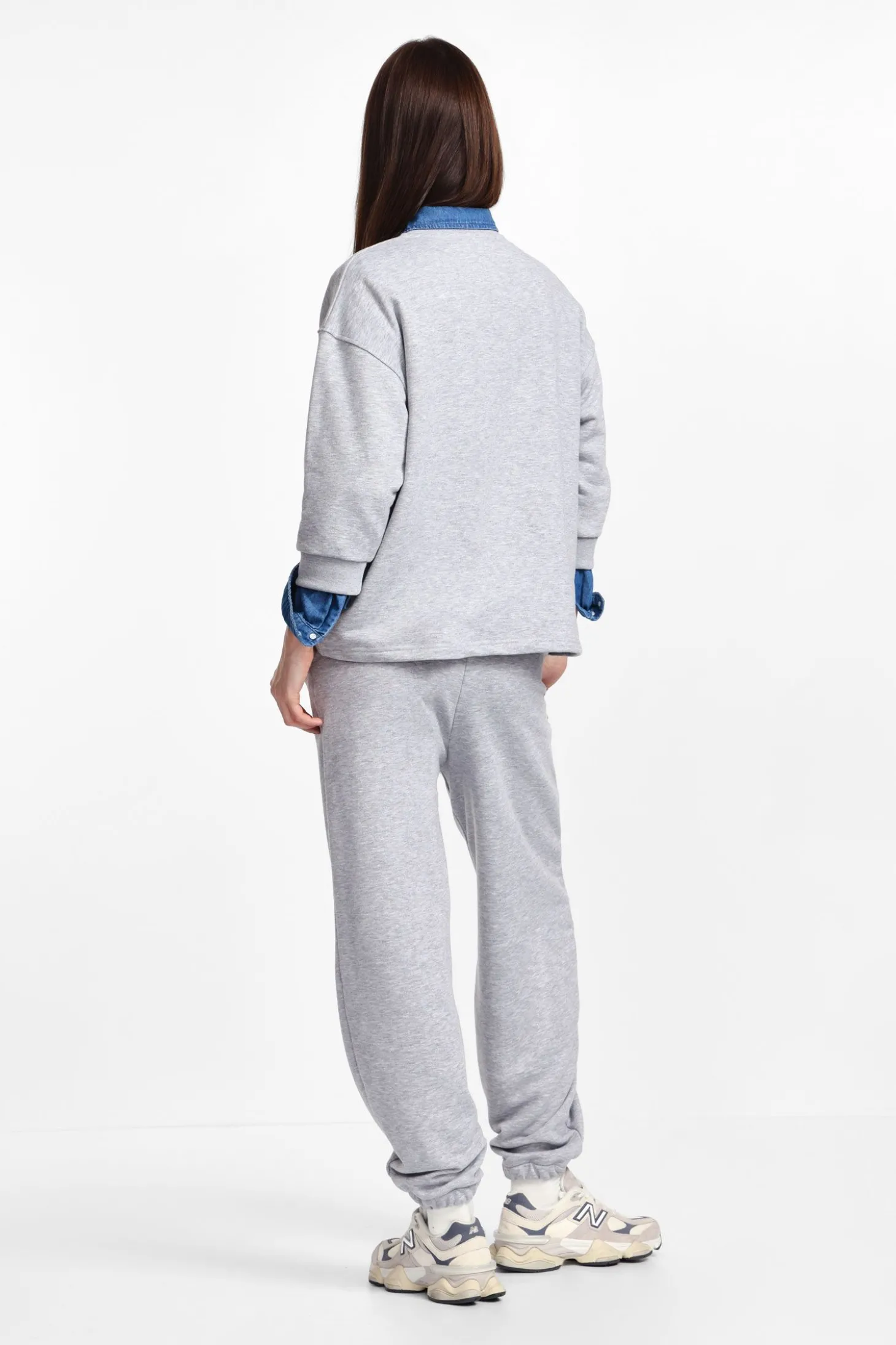 Pantaloni jogging con elastico