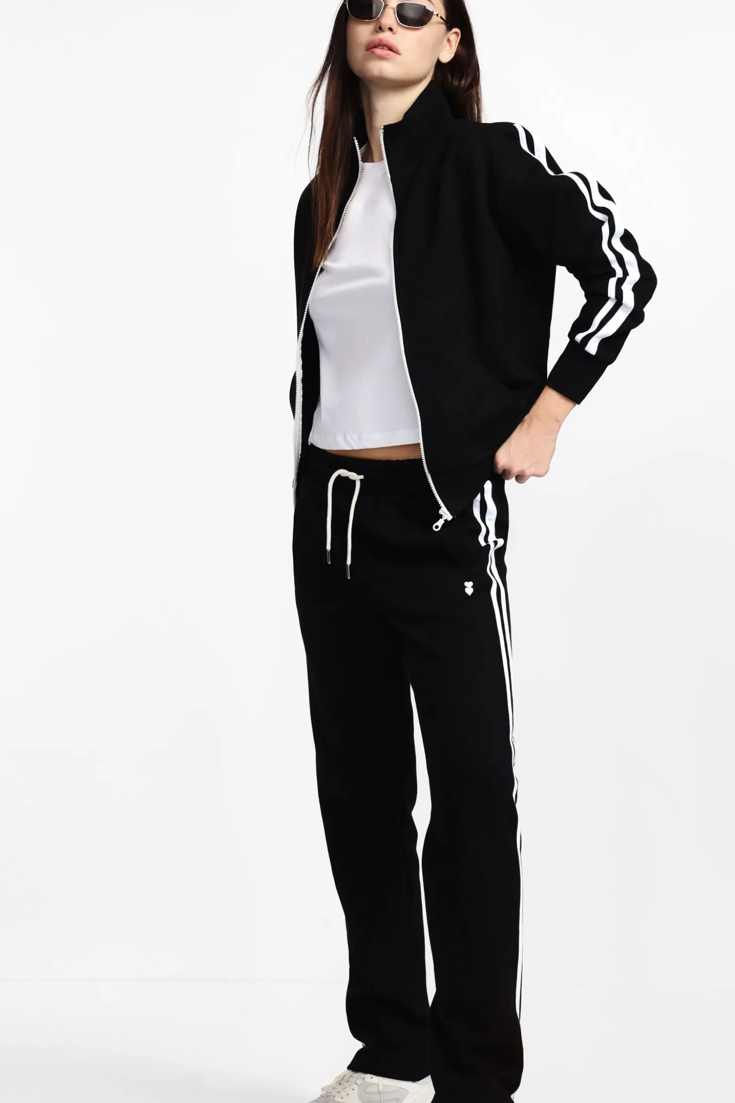 Pantaloni jogging con righe e coulisse