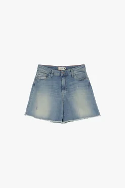 Shorts di jeans a taglio vivo