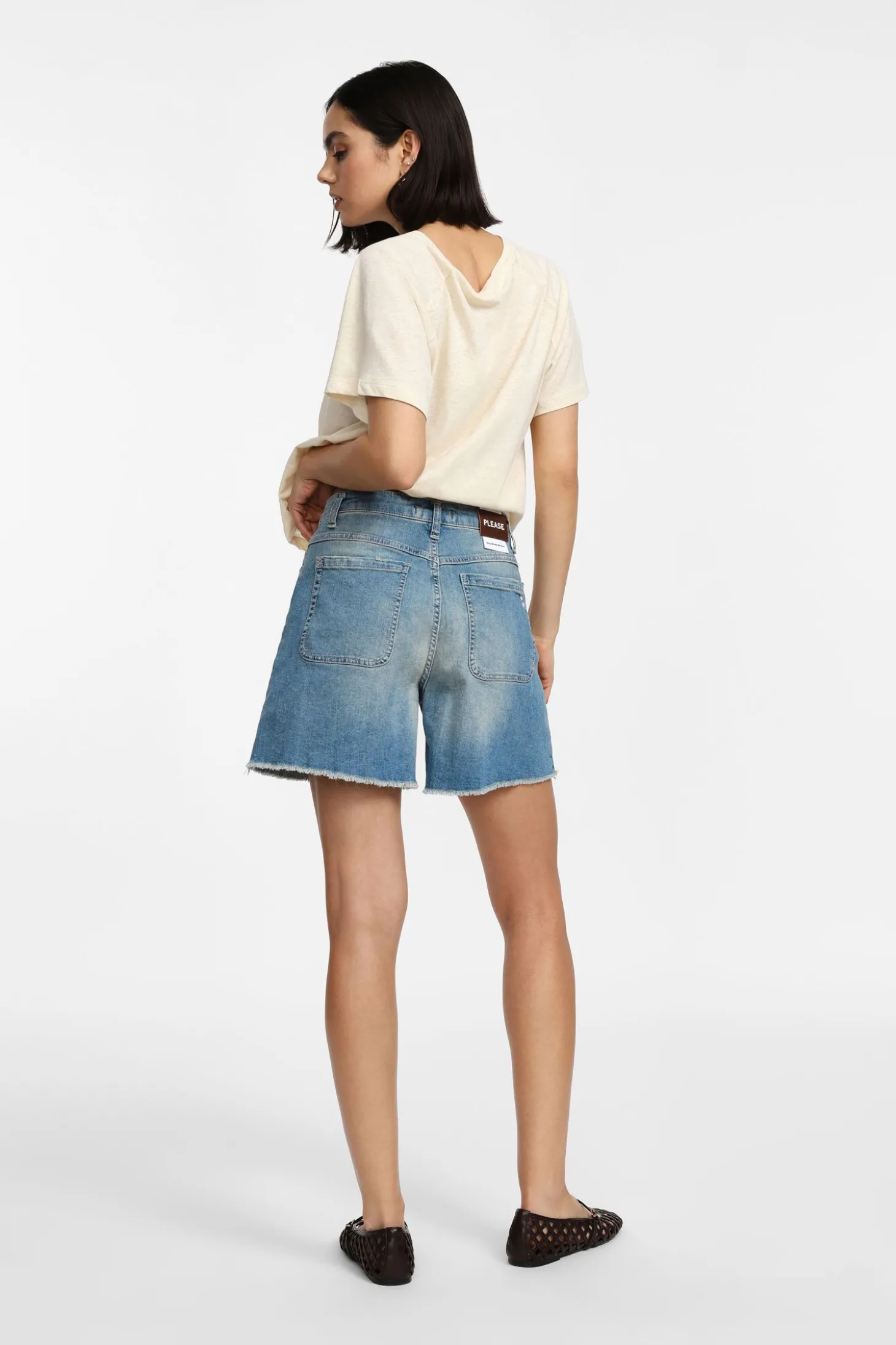 Shorts di jeans a taglio vivo