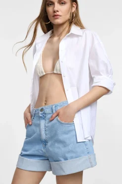 Shorts svasati in denim chiaro