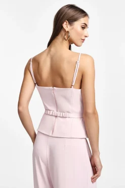 Top con cintura sottile e scollo dritto