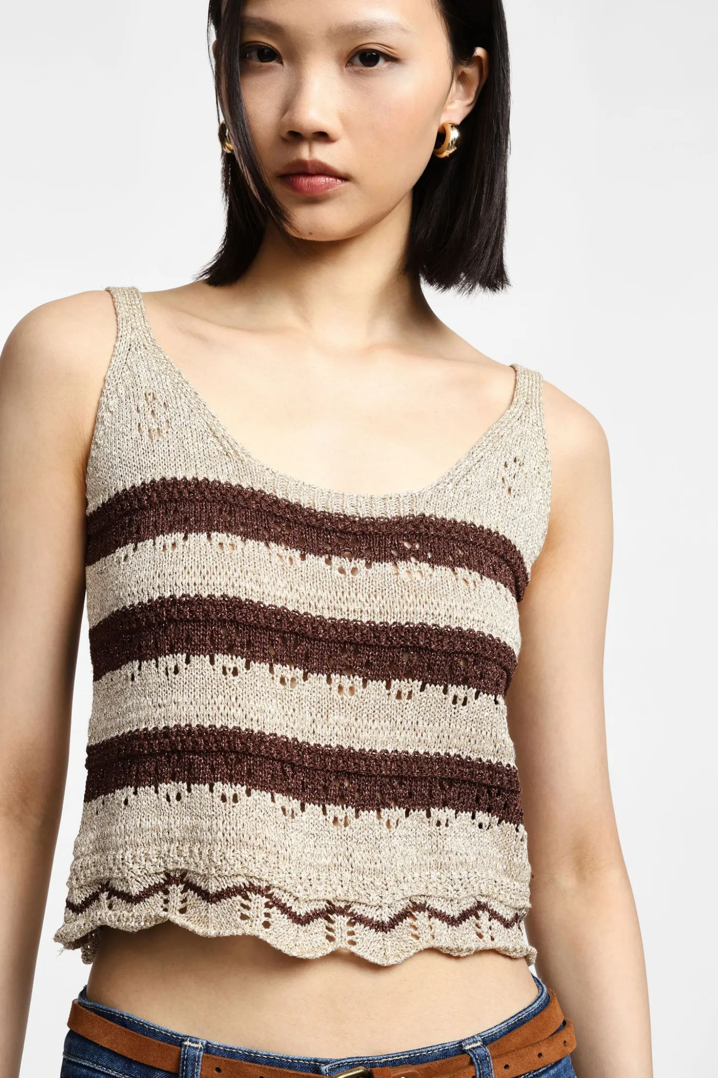Top con spalline in maglia ricamata