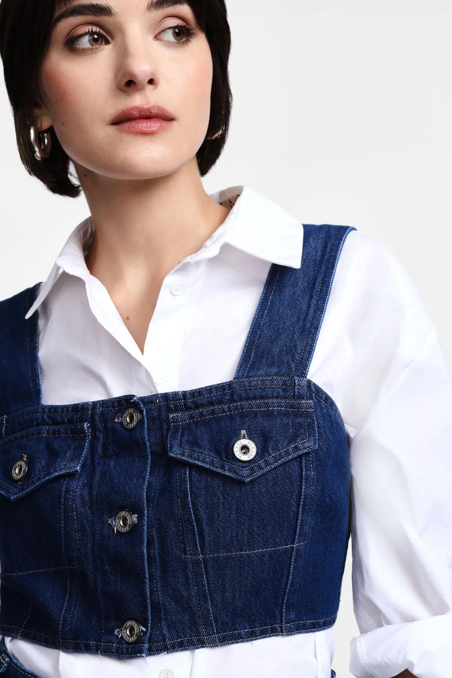 Top in denim con tasche e spalline larghe