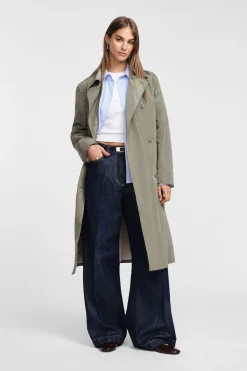 Trench con bottoni e cintura