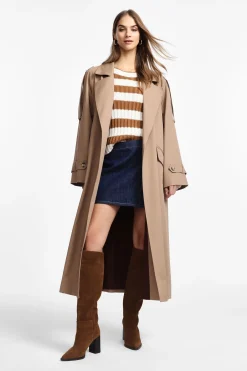Trench con cintura e spacco