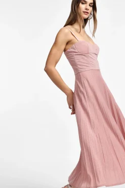 Vestito midi con spalline sottili e gonna plissettata